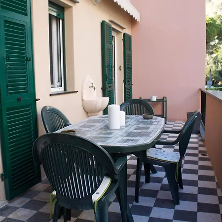 Casa Brigida - Due Camere, Terrazzi E Aria Di Mare Varigotti
